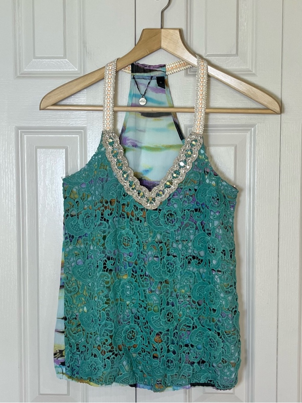 BKE Festival
Sleeveless Blouse
Women's Small Crocheted Boho Embellished V Neck